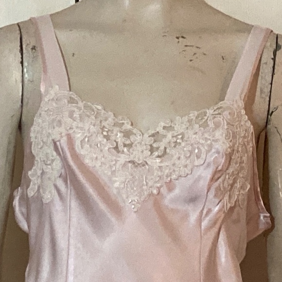 Linea Donatella LIngerie Set Pink Polyester Nightgown & Robe Size Medium Sexy - Picture 9 of 12